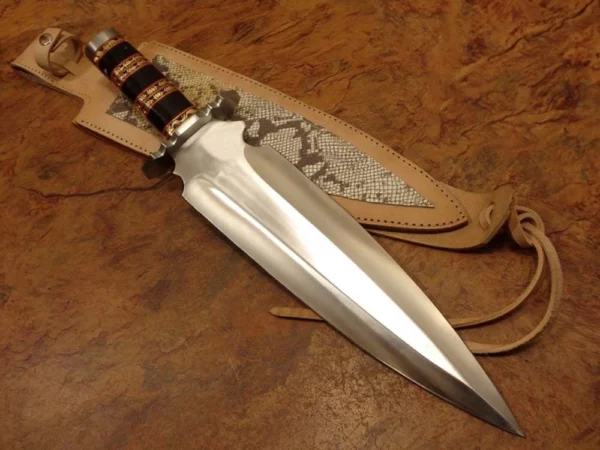 Custom Hand Made D2 Steel Beautiful Dagger Knife with Bull Horn Handle DK 5 5
