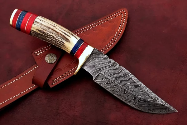 Custom Hand Made Damascus Steel Beautiful Hunting Bowie Knife BK 32 5