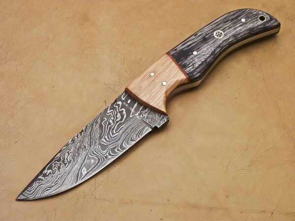 Custom Hand Made Damascus Steel Hunting Skinner Knife with Wood Handle HK 22 2