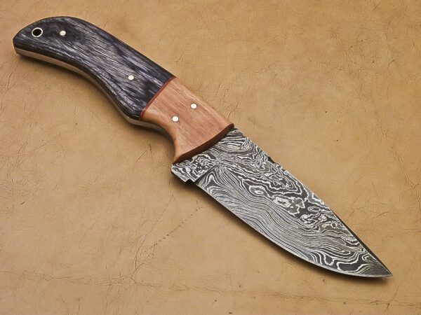 Custom Hand Made Damascus Steel Hunting Skinner Knife with Wood Handle HK 22 3