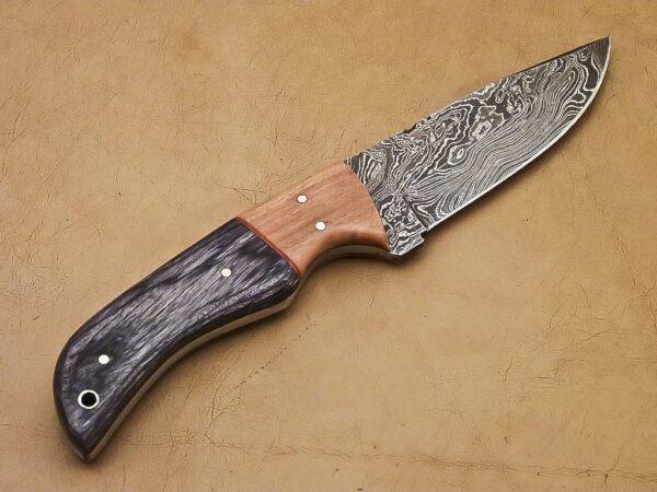 Custom Hand Made Damascus Steel Hunting Skinner Knife with Wood Handle HK 22 4