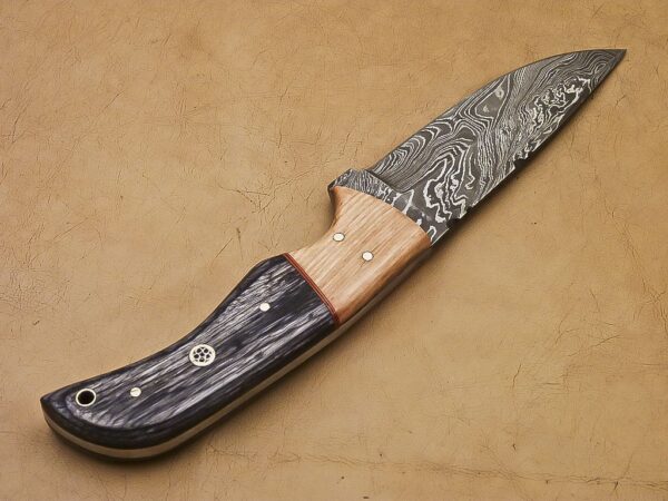 Custom Hand Made Damascus Steel Hunting Skinner Knife with Wood Handle HK 22 5
