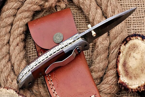 Custom Handmade Damascus Steel Amazing Folding Knife with Beautiful Brown Bull Horn Handle Fk 76 5