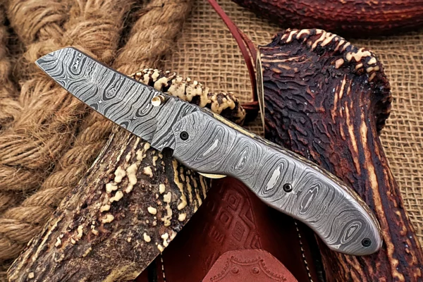 Custom Handmade Damascus Steel Stunning Folding Knife with Beautiful Damascus Steel Handle Fk 15 3