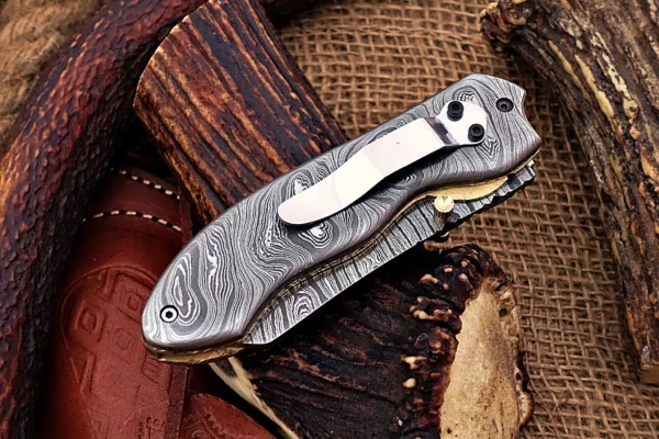 Custom Handmade Damascus Steel Stunning Folding Knife with Beautiful Damascus Steel Handle Fk 15 8