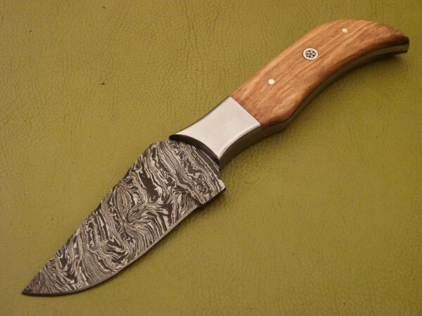 Custom Made Damascus Steel Hunting Knife with Beautiful Olive Wood Handle HK 16 2