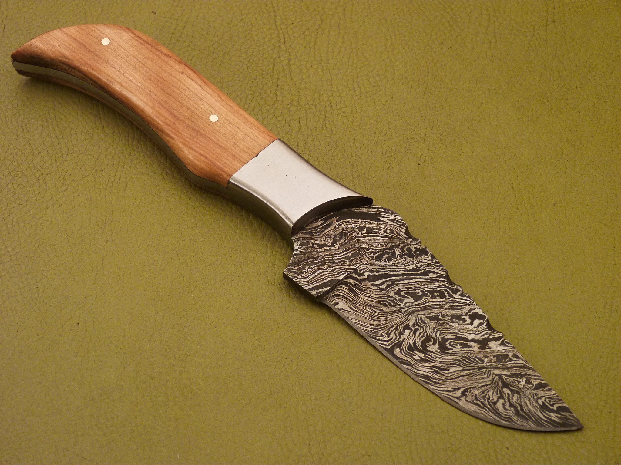 Beautiful Olive Wood Handle Pocket Knife