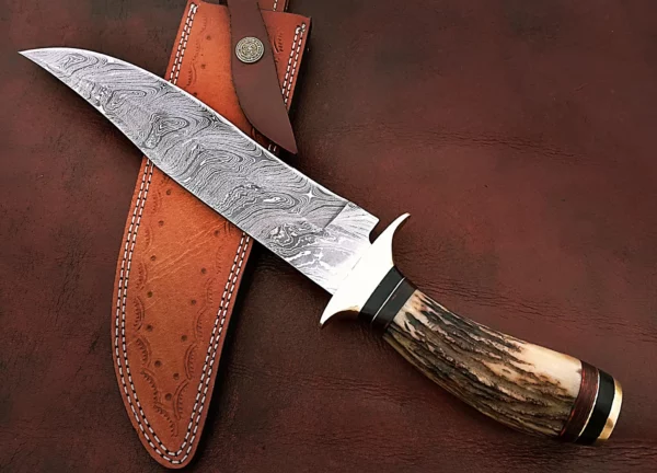 Handmade Damascus Steel Hunting Knife With Amazing Stag Horn Handle HK 31 02